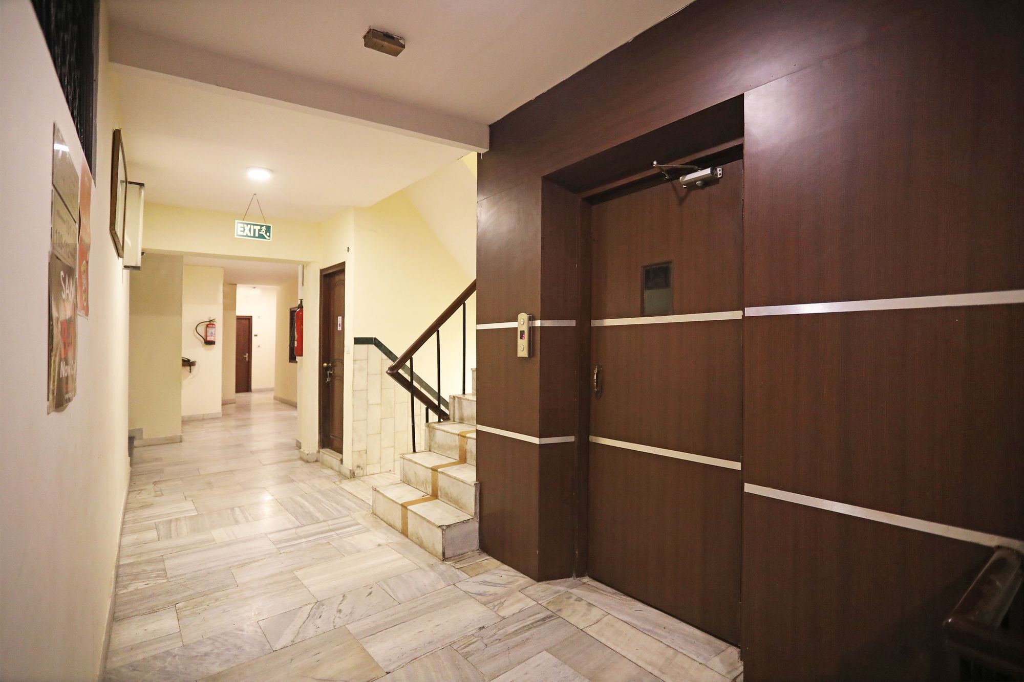 Capital O 10750 Hotel Vivek نيودلهي المظهر الخارجي الصورة